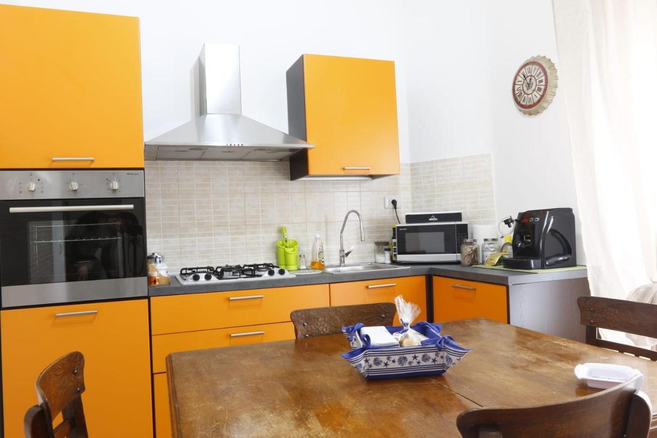 Casa Di Nonna Signorina Bed & Breakfast Giarre Bagian luar foto